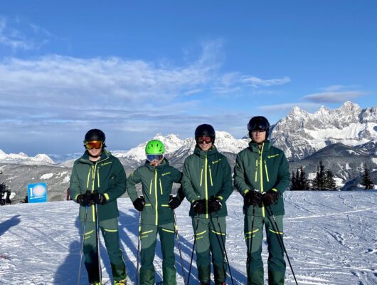 Skiclub Bogen auf der Reiteralm mit Ausblick auf den Dachstein